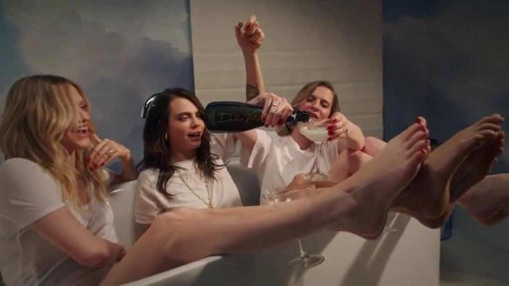Cara Delevingne Feet (6 pics)