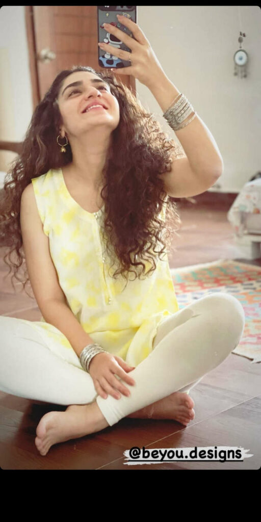 Hajira Yamin Feet (8 photos)