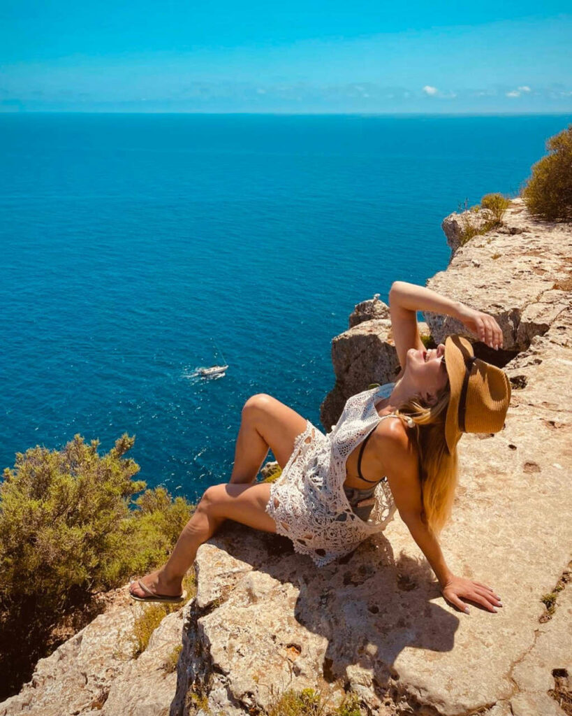 Helher Escribano Feet (4 photos)