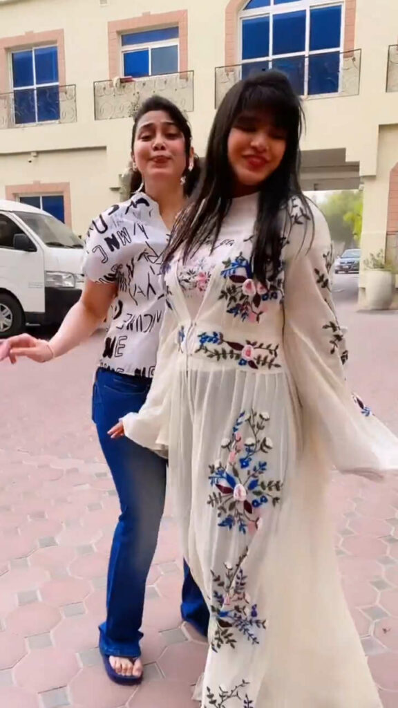 Firoza Khan Feet (7 photos)