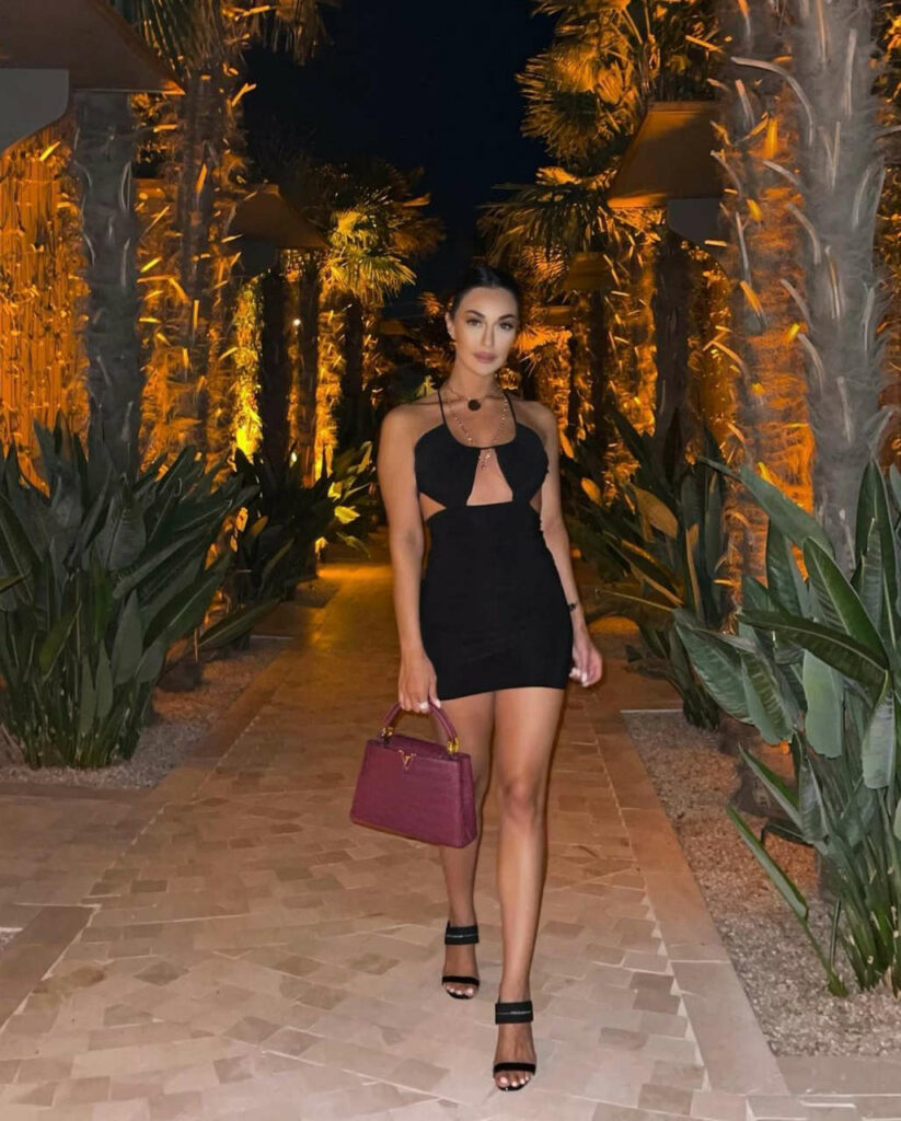 Sadaf Taherian Feet (3 images)