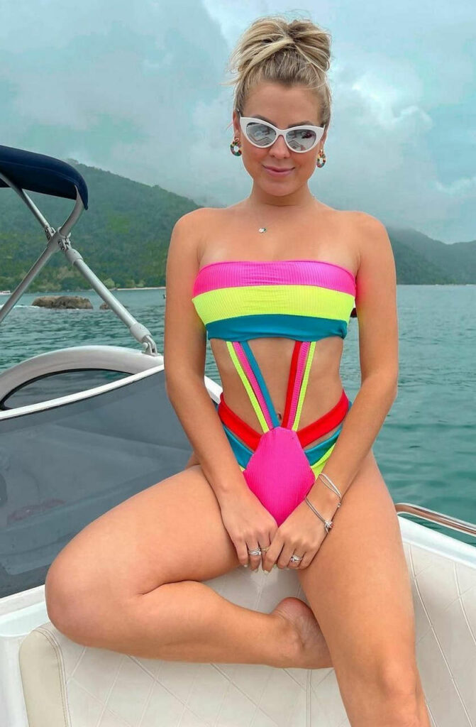 Isabella Cecchi Feet (3 images)