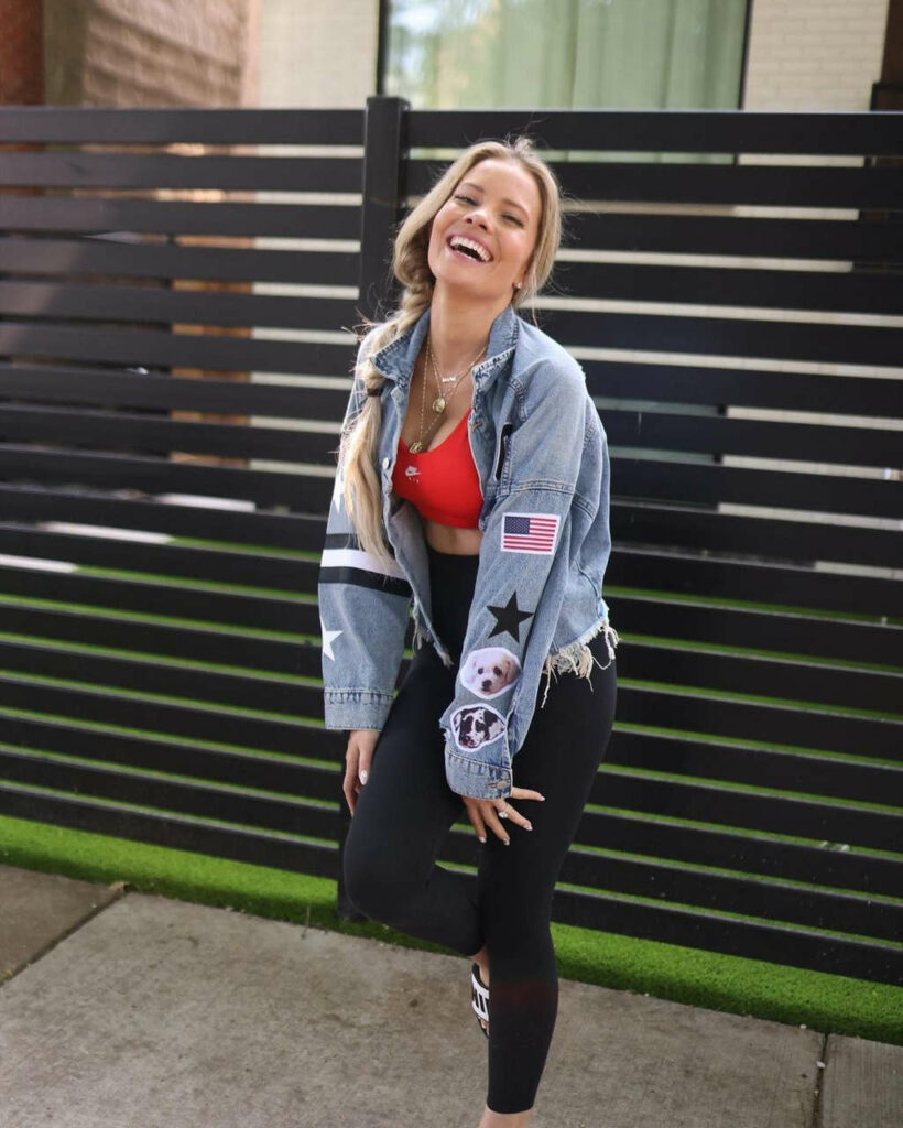 Kelly Nash Feet (4 pictures)