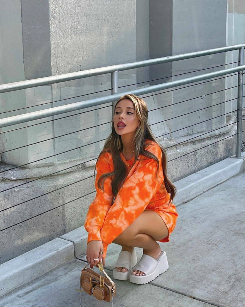 Jami Alix Feet (3 pictures)