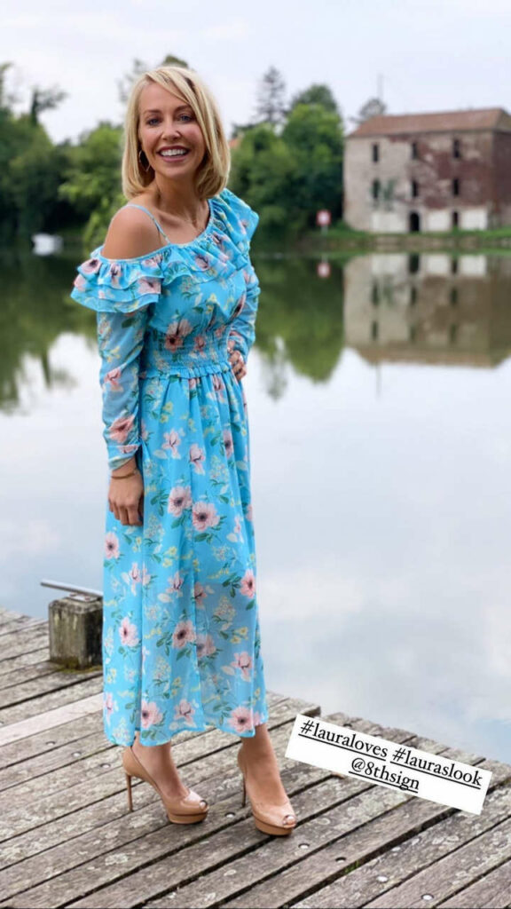 Laura Hamilton Feet (2 pictures)