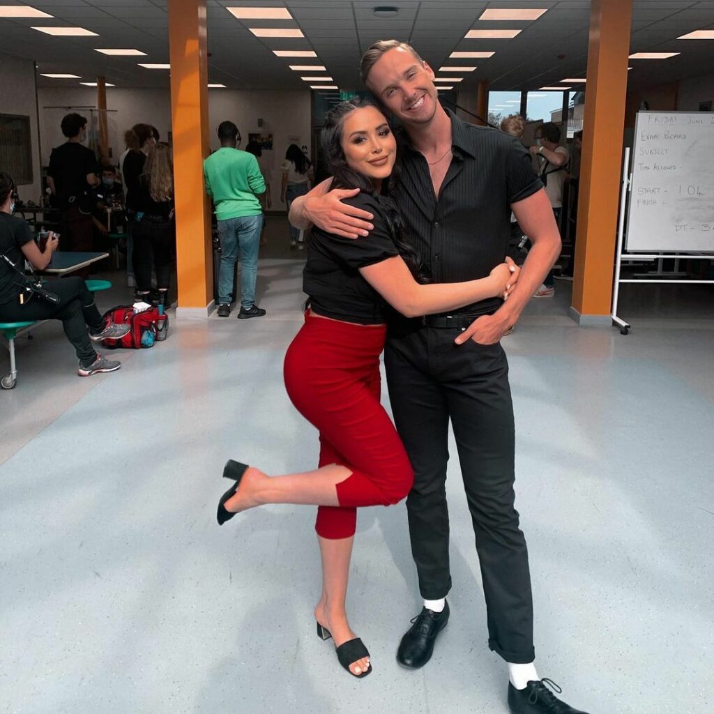 Marnie Simpson Feet (2 images)
