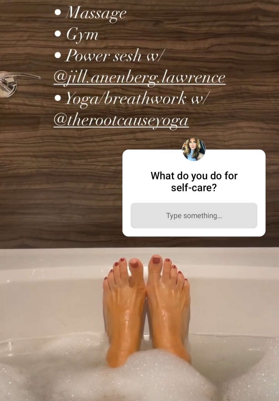 Erin Coscarelli Feet
