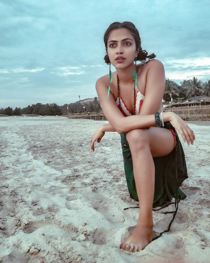 Amala Paul Feet (3 images)