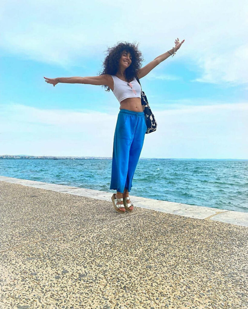 Maria Solomou Feet (2 pictures)