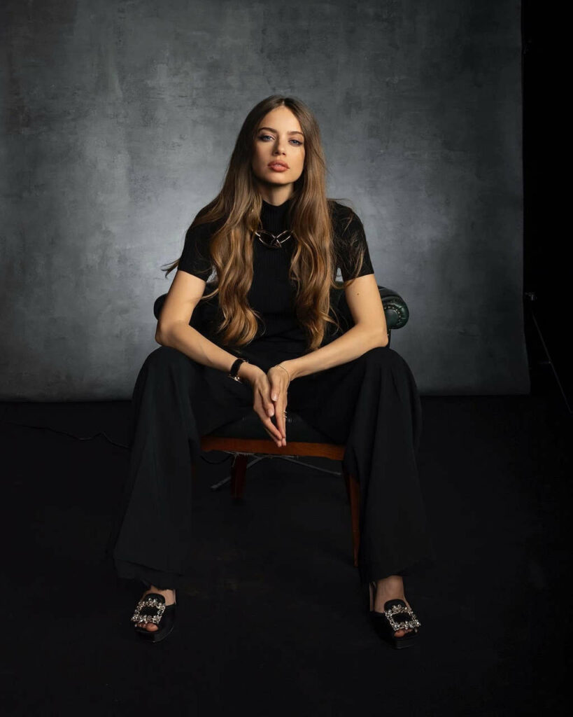 Xenia Tchoumitcheva Feet (4 photos 6)