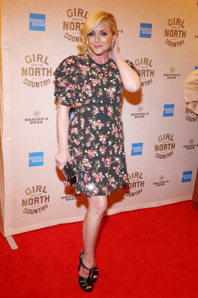 Jane Krakowski Feet (4 images)