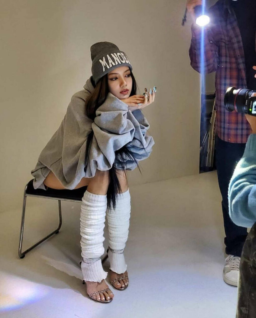 Lalisa Manoban Feet (5 pictures)