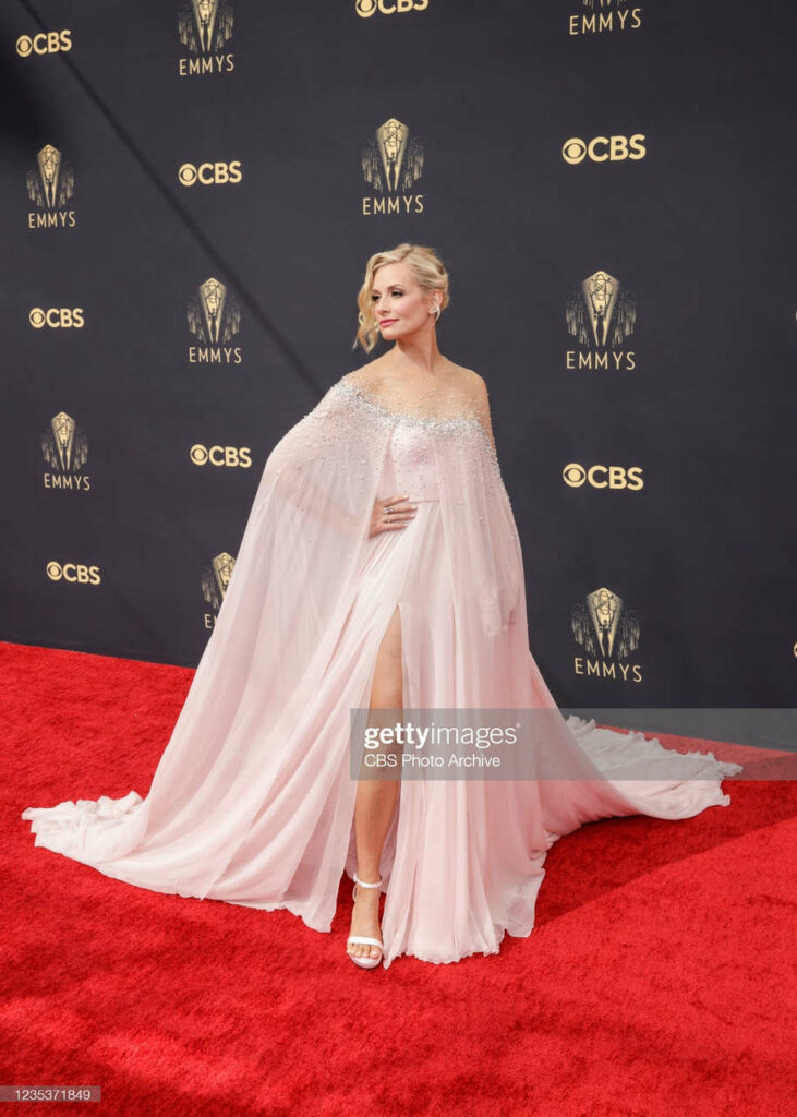 Beth Behrs Feet (4 images)
