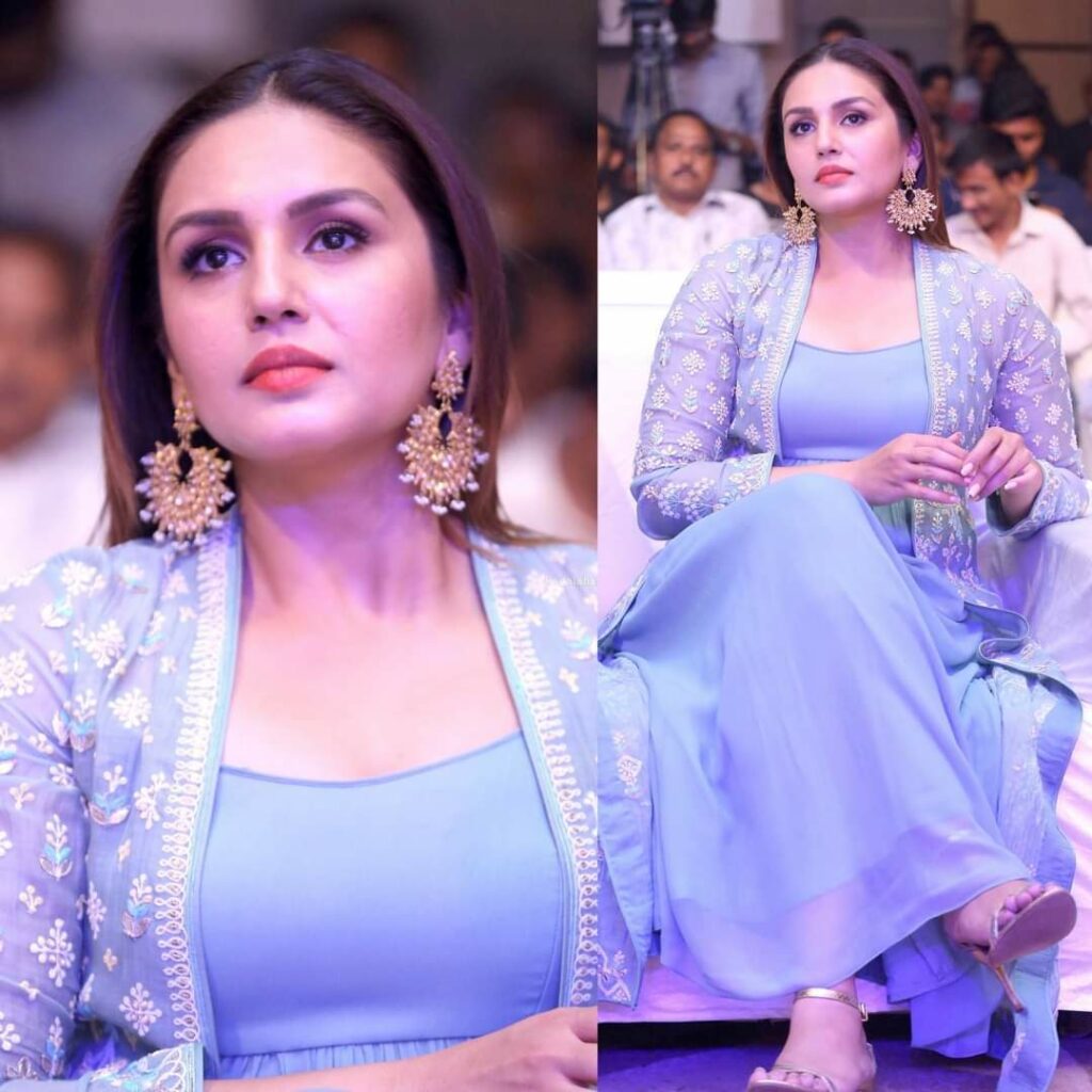 Huma Qureshi Feet (4 images)
