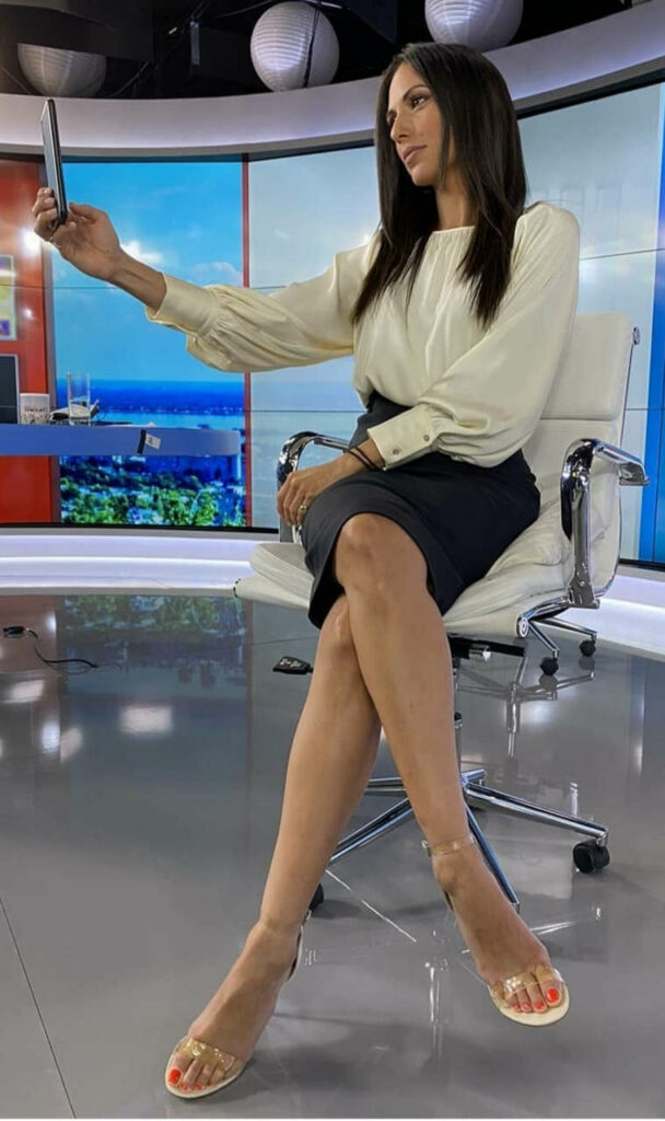 Anthi Voulgari Feet (2 photos)