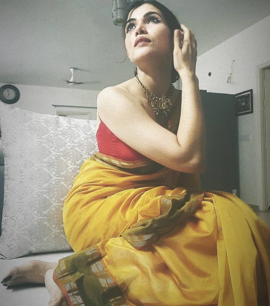 Poonam Yadav Feet (2 images)