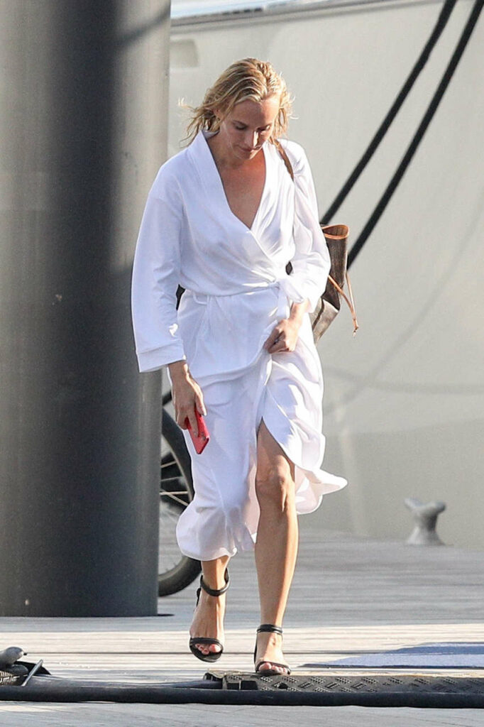 Diane Kruger Feet (3 images)