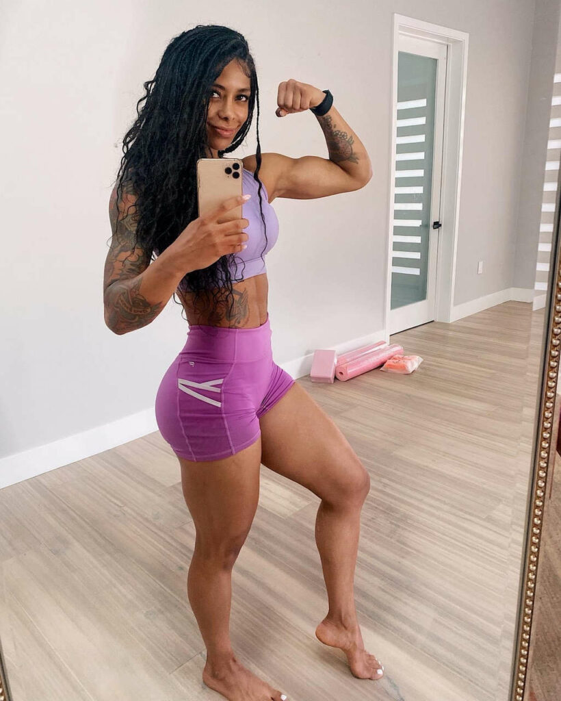 Massy Arias Feet (2 photos)