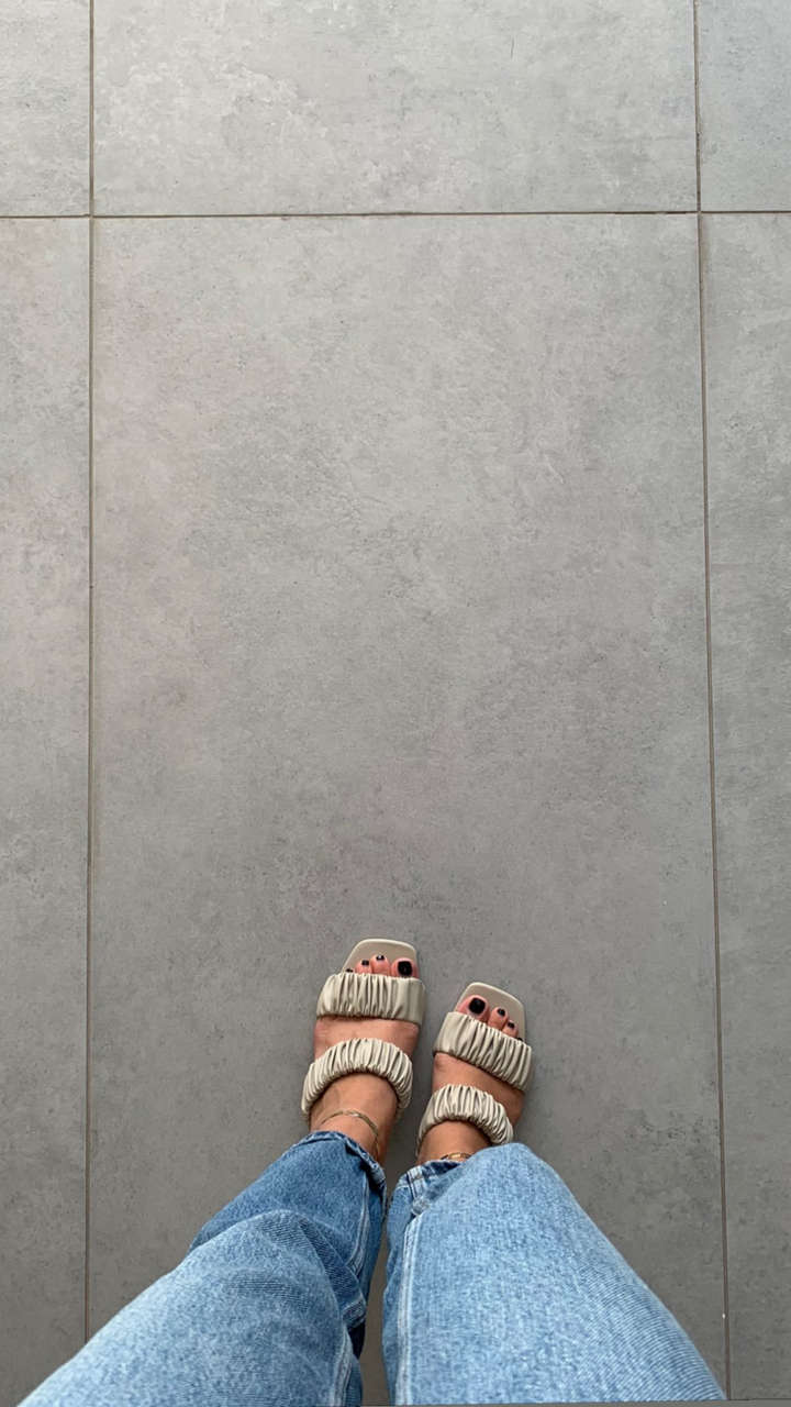 Valanto Tryfonos Feet