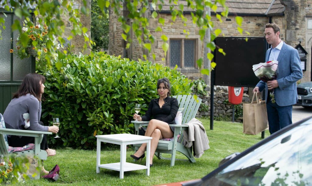 Roxy Shahidi Feet (2 photos)