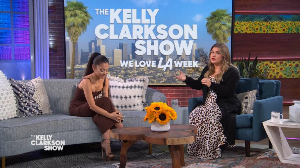 Ariana Grande Feet (2 images)