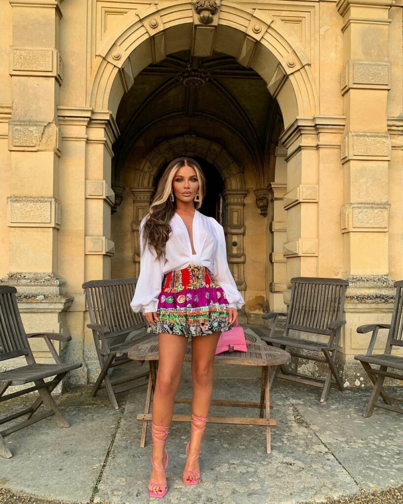 Chelsee Healey Feet (2 images)