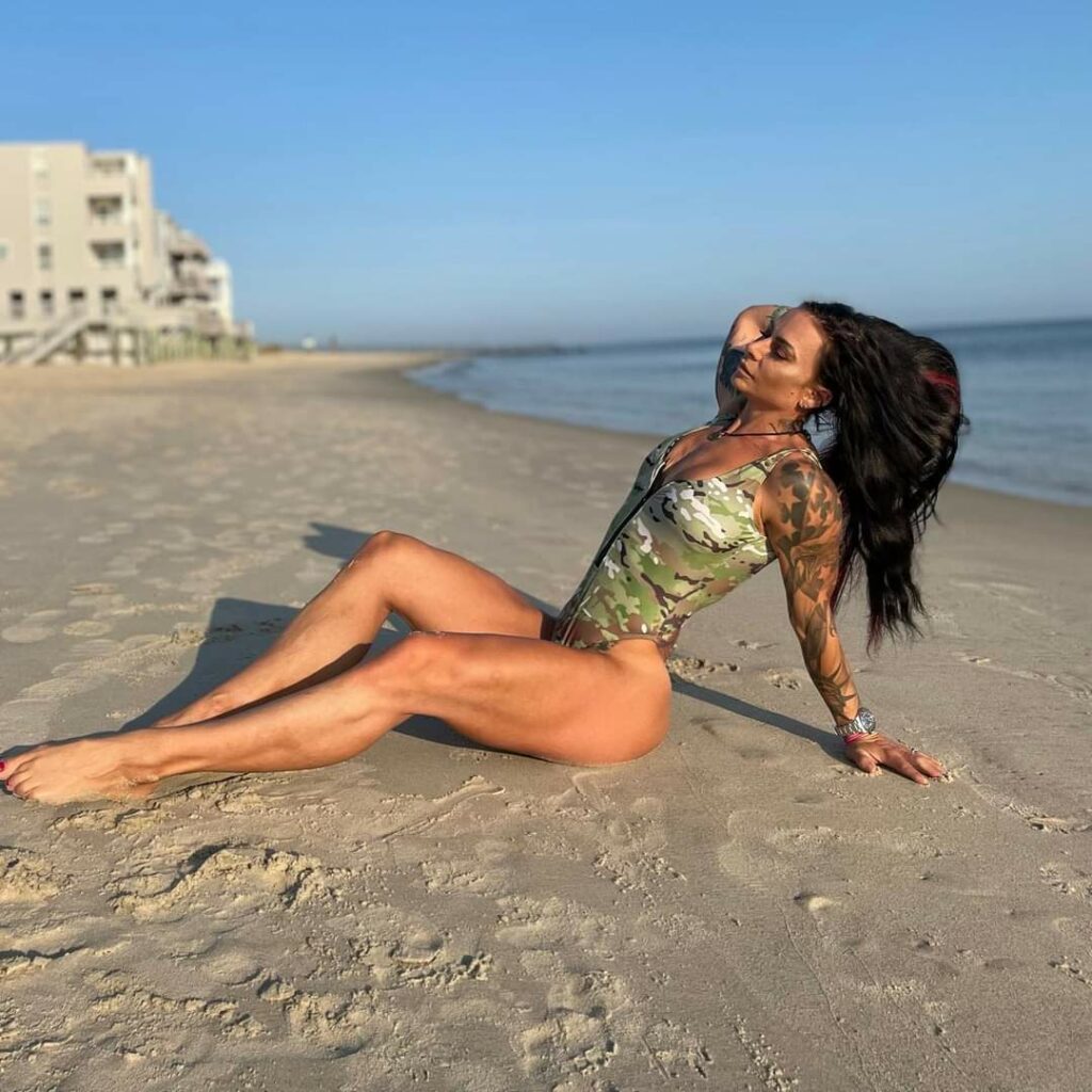 Ashley Horner Feet (3 pictures)