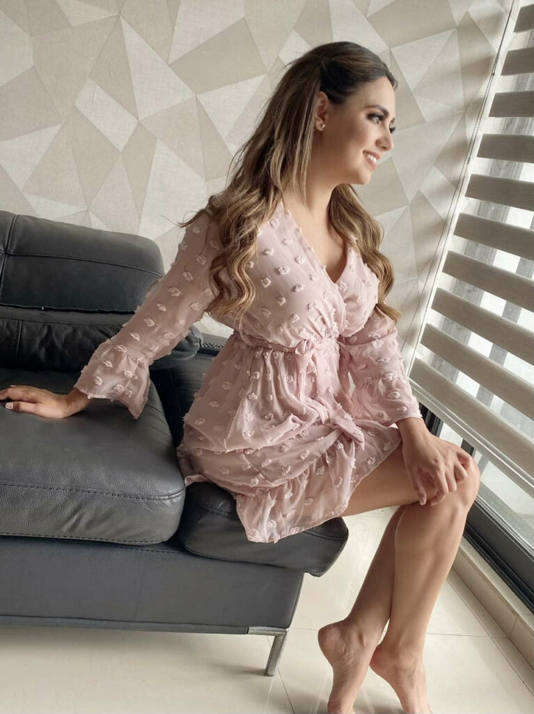 Tania Gomez Feet (2 photos)