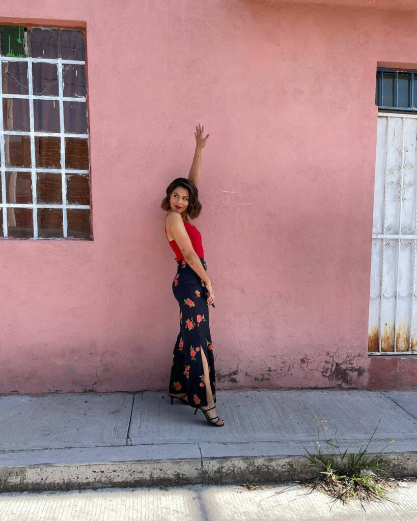 Megan Batoon Feet (2 photos)