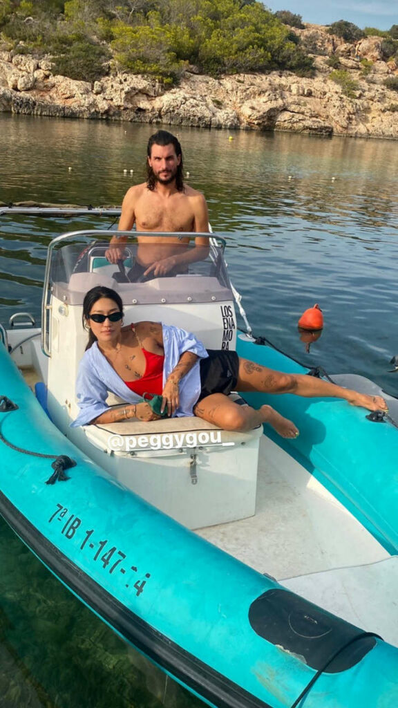 Peggy Gou Feet (2 images)