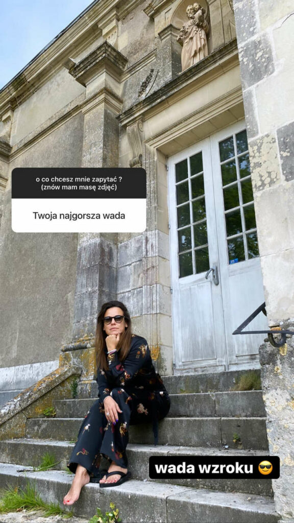 Anna Mucha Feet (2 images)