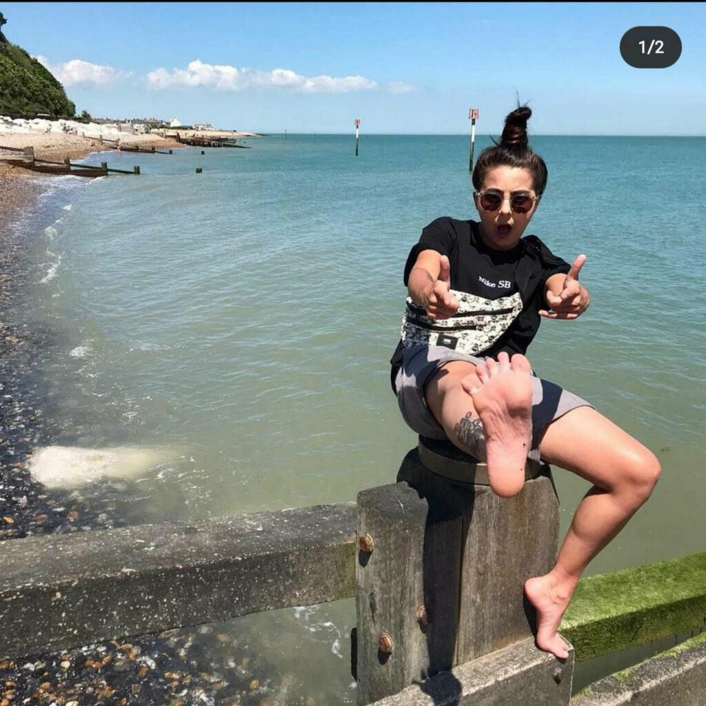 Lady Sovereign Feet (2 photos)