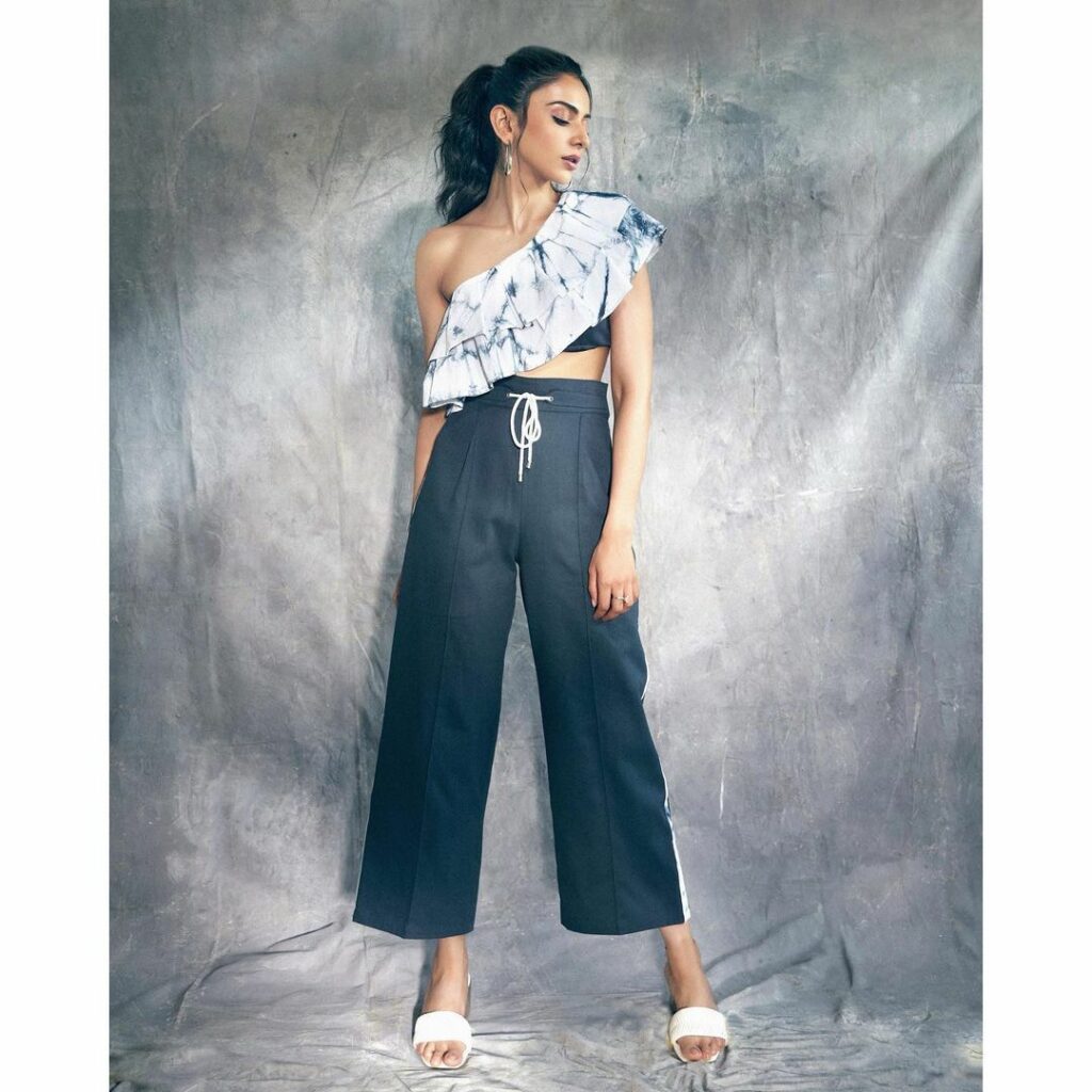 Rakul Preet Singh Feet (2 images)