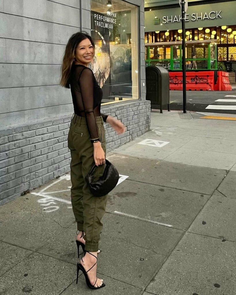 Betty Yu Feet (2 pictures)