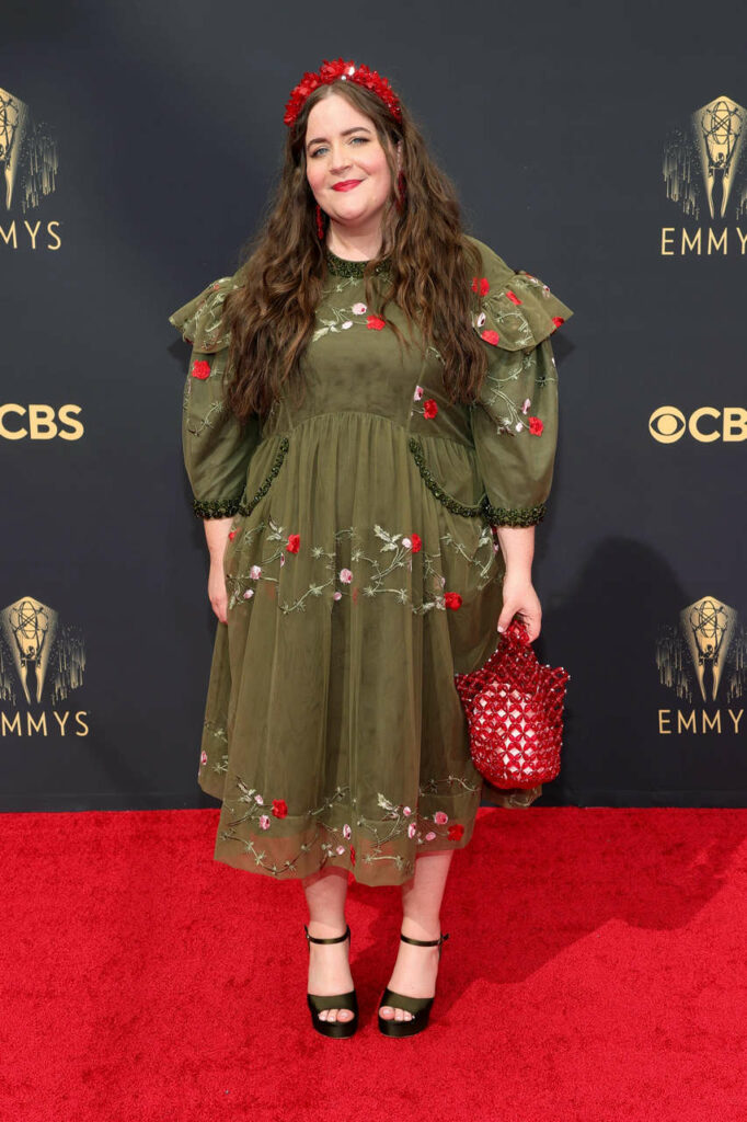 Aidy Bryant Feet (2 photos)