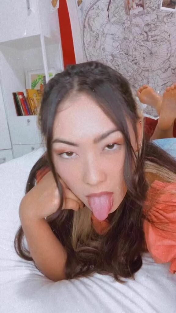 Ana Hikari Feet (2 photos)