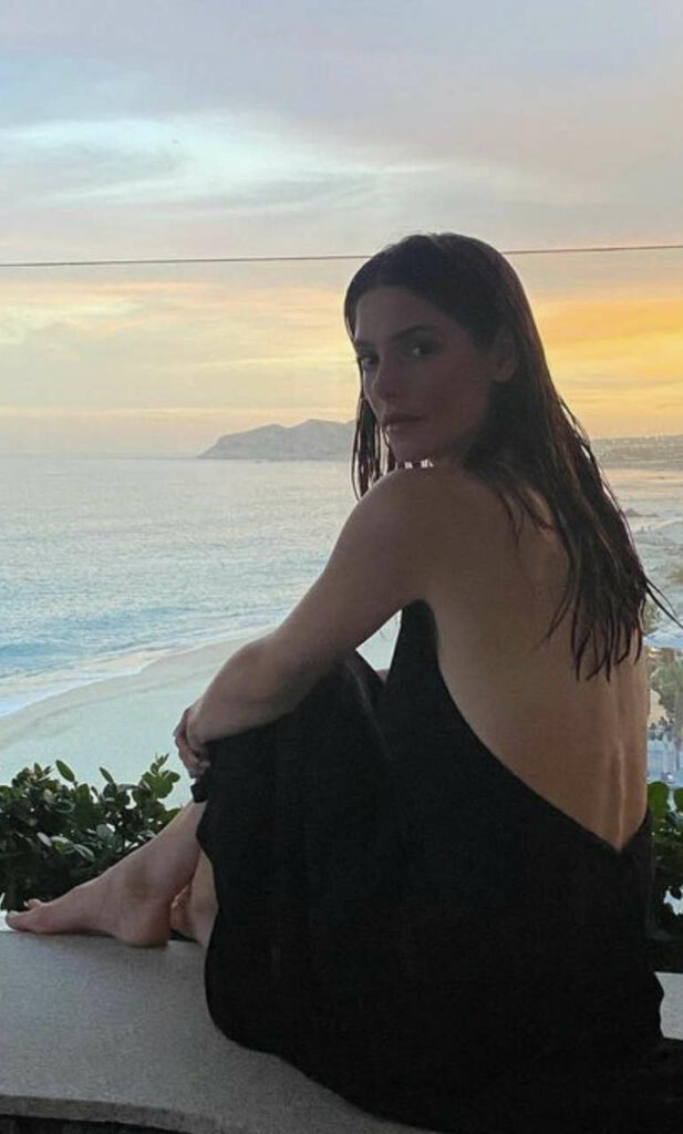 Ashley Greene Feet (3 pictures)