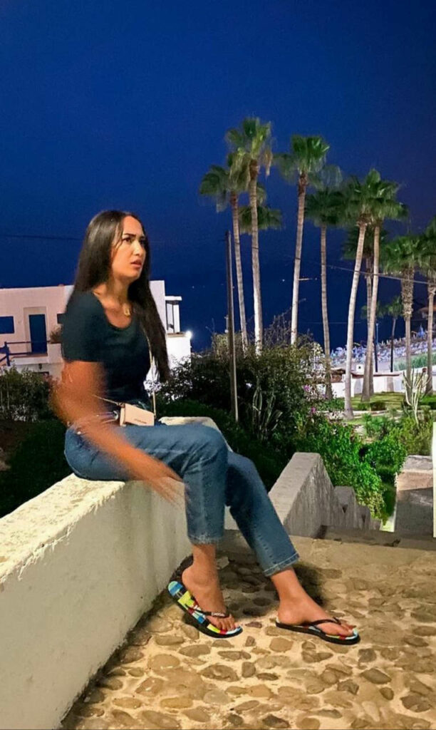 Hind Ziadi Feet (2 images)
