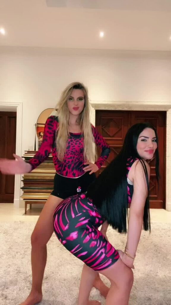 Kimberly Loaiza Feet (2 images)
