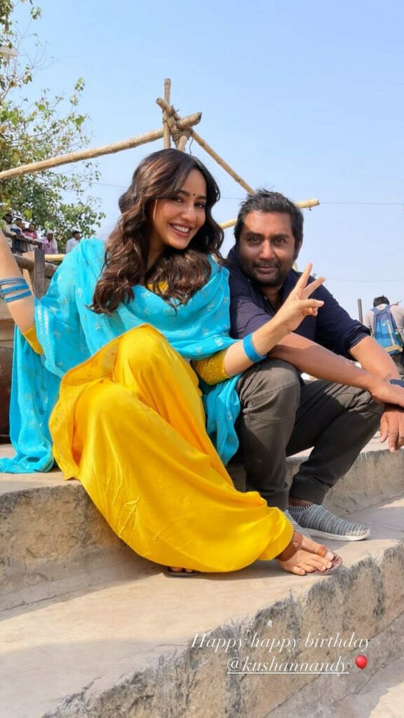 Neha Sharma Feet (2 images)