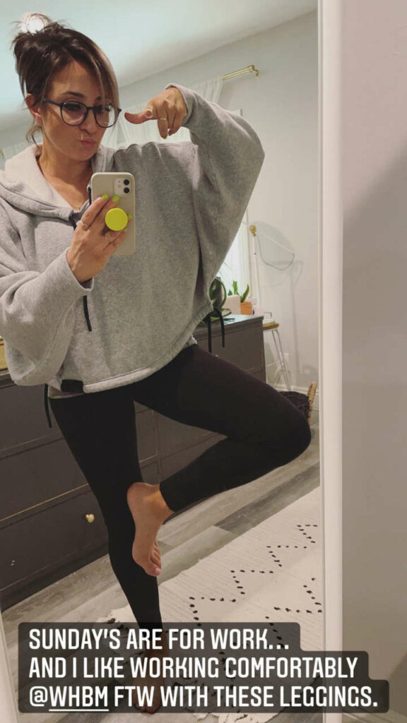 Sarina Morales Feet (2 photos)