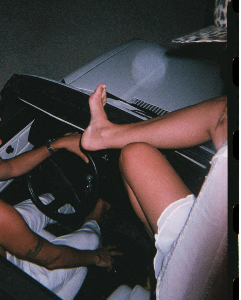 Kelly Bailey Feet (2 images)