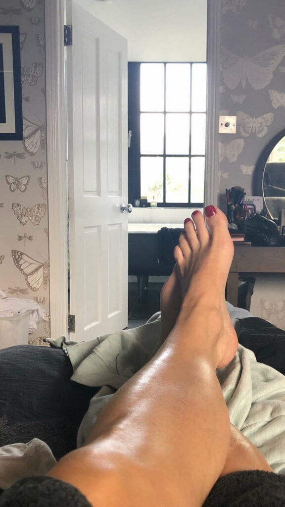 Wendy Wason Feet (2 photos)