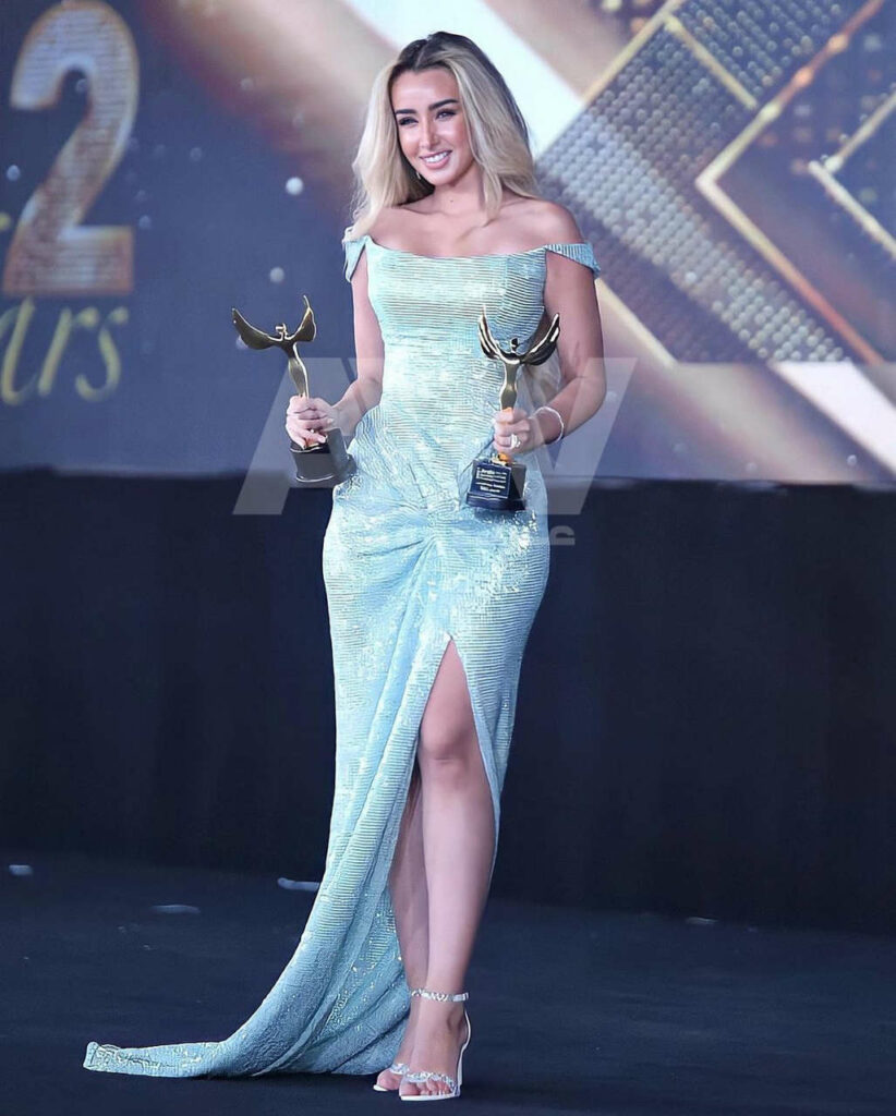 Hana El Zahed Feet (2 photos)