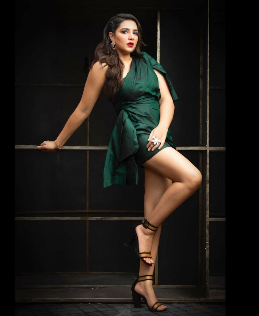 Subhasree Ganguly Feet (2 photos)