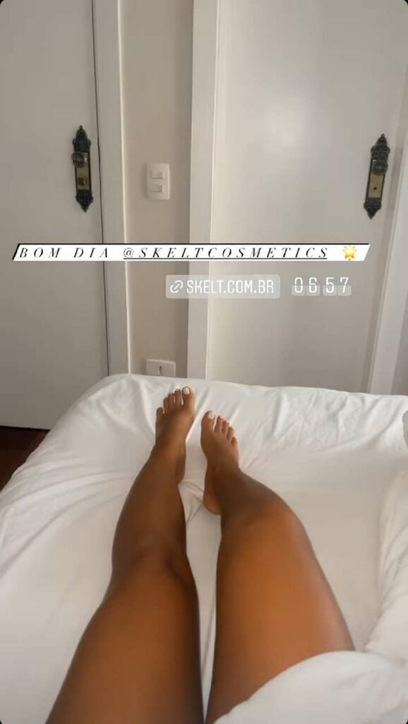 Catherine Bascoy Feet (2 photos)
