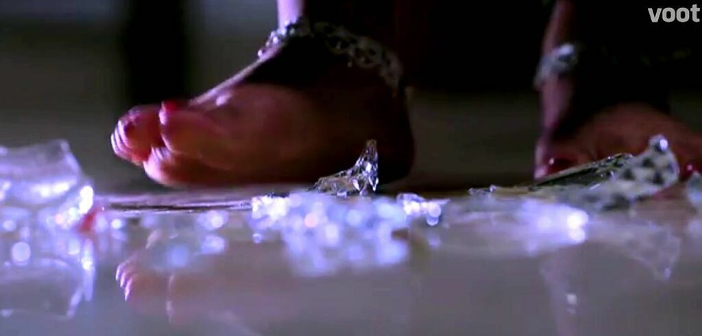 Kaustuba Mani Feet (3 photos)