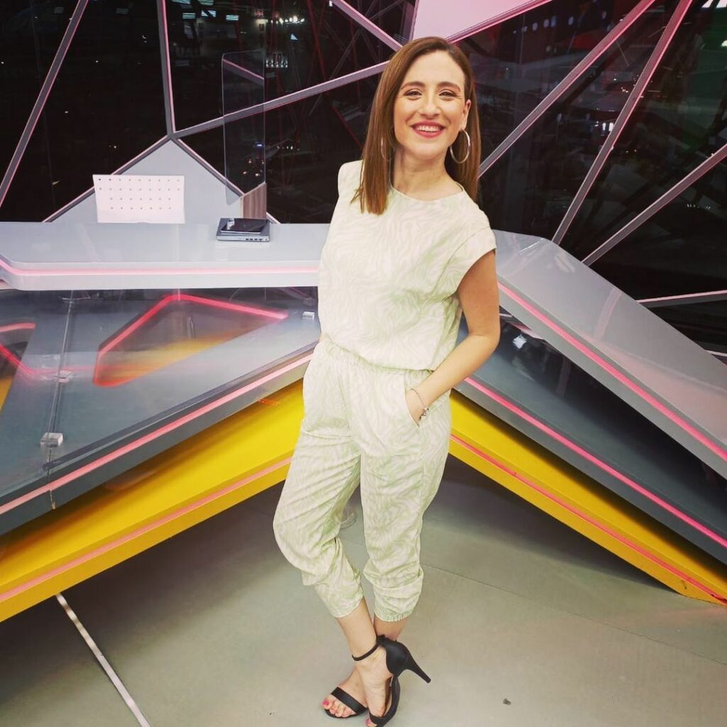 Carolina Amoroso Feet (2 photos)