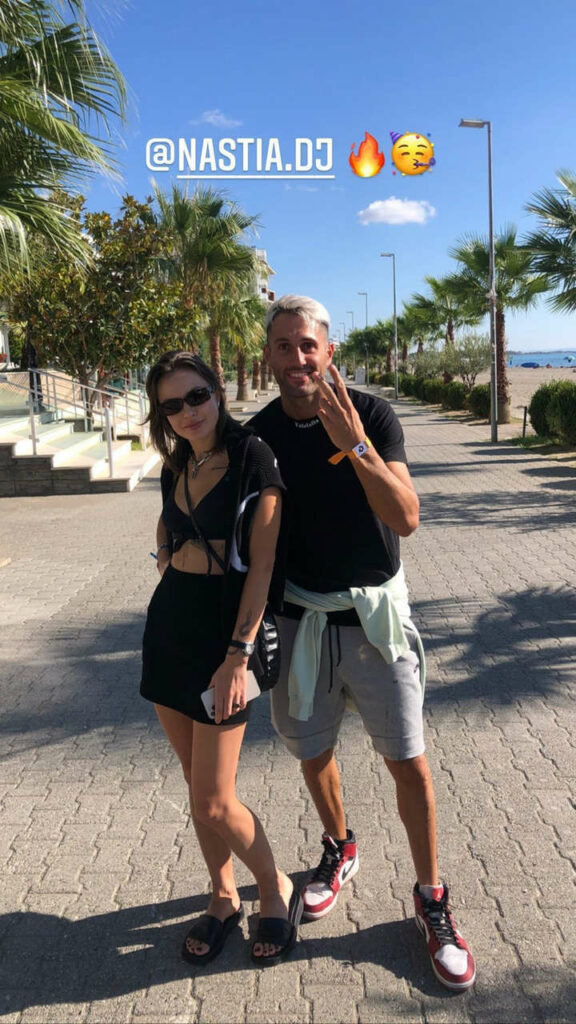 Anastasia Topolskaia Feet (2 images)