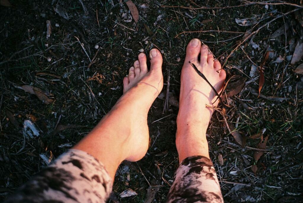 Lisa Mitchell Feet (2 photos)